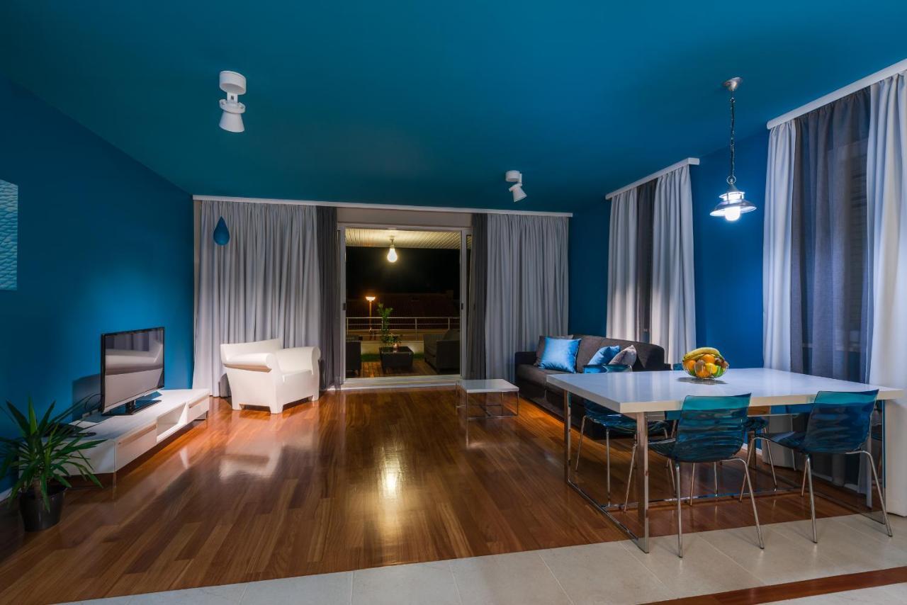 Apartments Villa Azzurra Bol Exterior photo